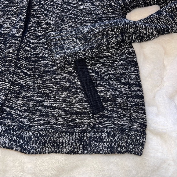 American Eagle Sweater - Picture 2 of 9